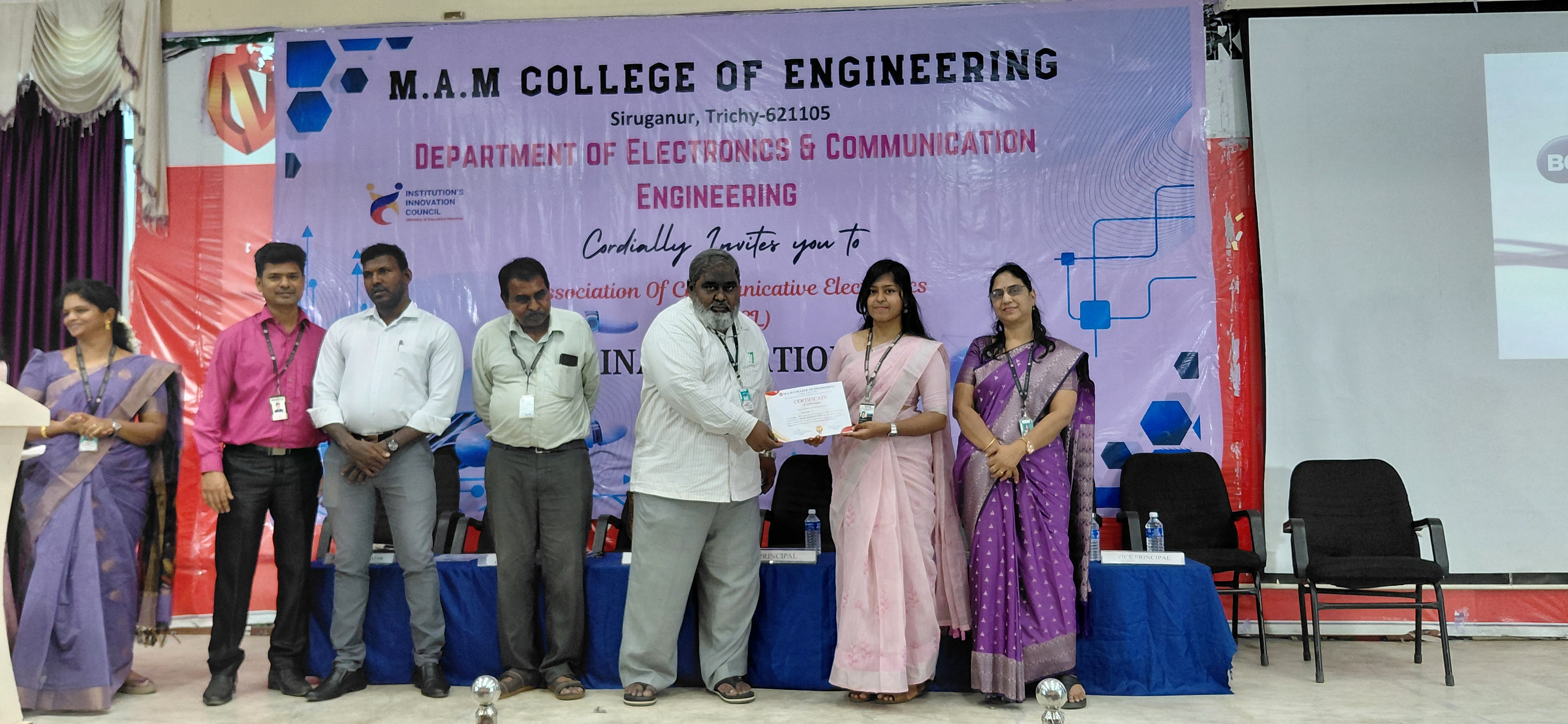 Honouring the Chief Guest